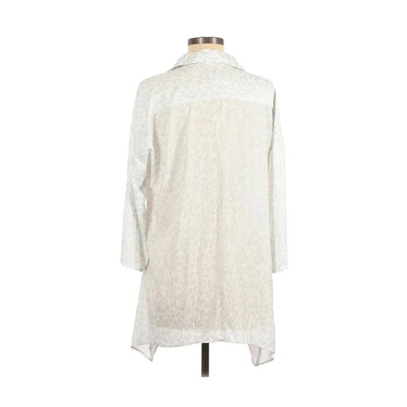 Chicos Size M Gray Snow Leopard Print Tunic Blouse Top NEW! - Picture 2 of 3